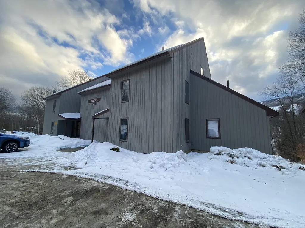 17 Snowtree Lane Dover VT 05356