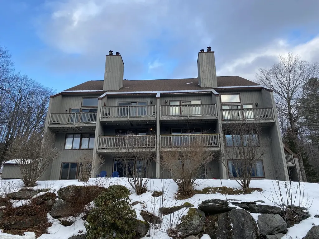 17 Snowtree Lane Dover VT 05356