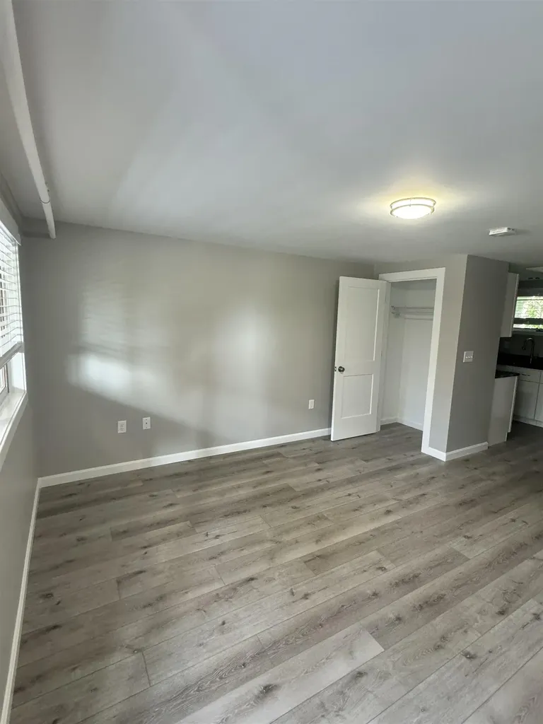 24 Monarch Way Portsmouth NH 03801