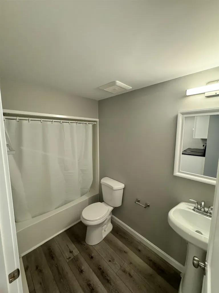 24 Monarch Way Portsmouth NH 03801