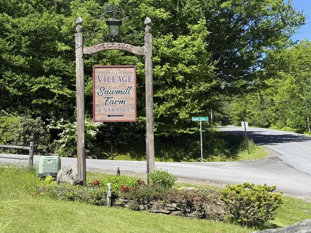 19 Stone Ridge Loop Dover VT 05356