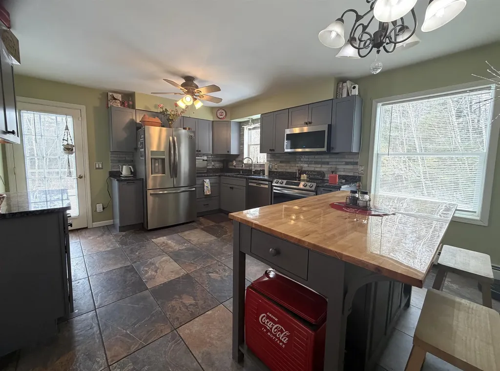 94 Porter Road Plainfield NH 03781