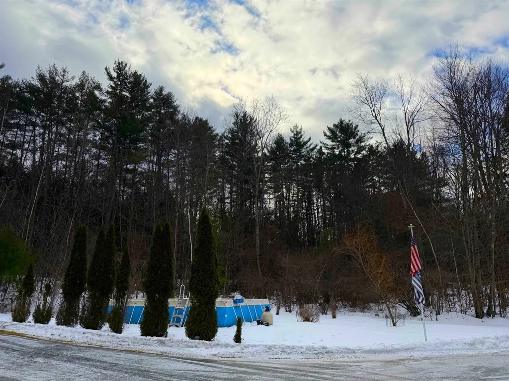 94 Porter Road Plainfield NH 03781