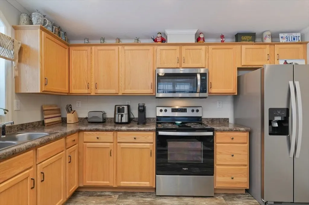 53 Hagop Road Salem NH 03079