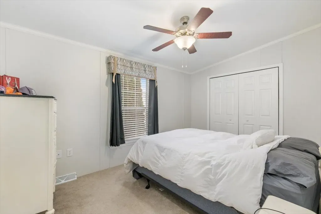 53 Hagop Road Salem NH 03079