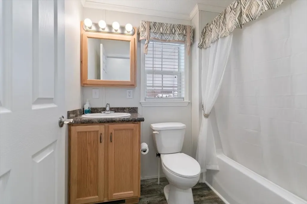 53 Hagop Road Salem NH 03079