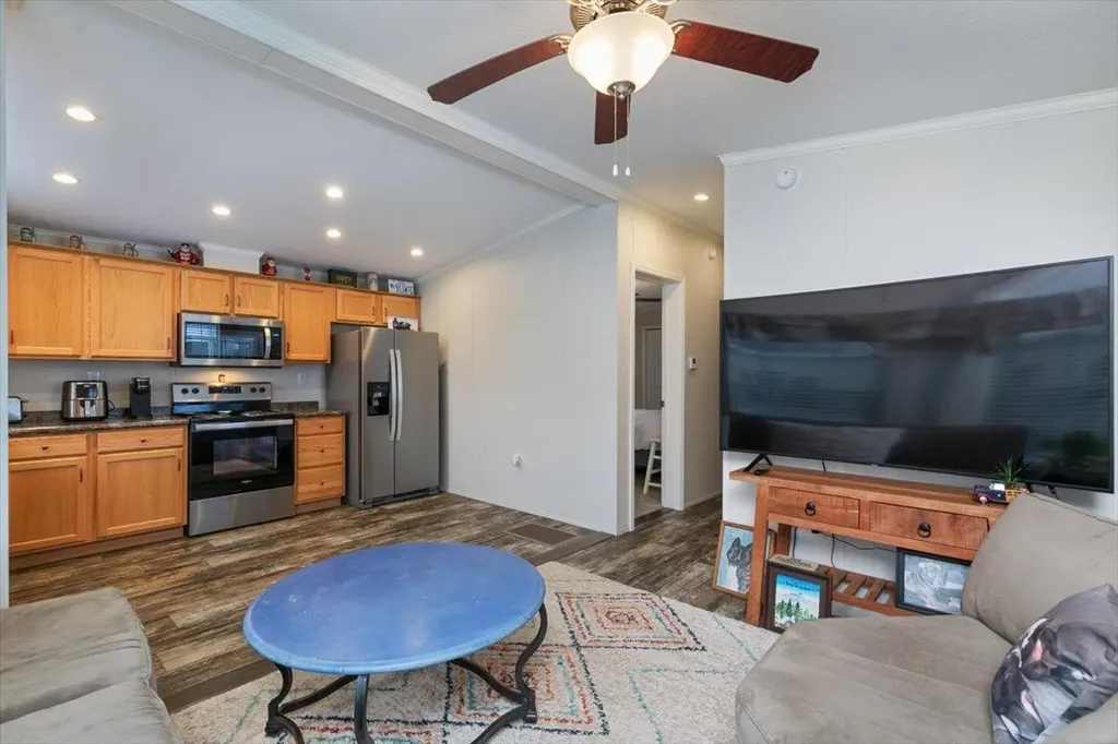 53 Hagop Road Salem NH 03079