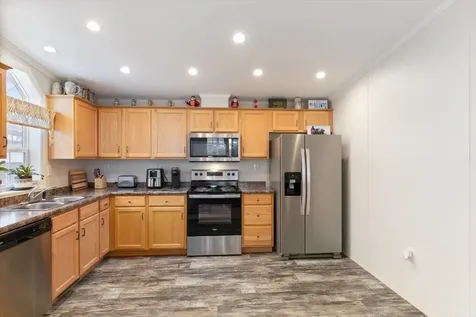 53 Hagop Road Salem NH 03079