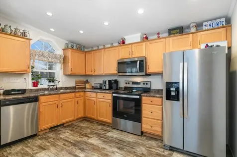 53 Hagop Road Salem NH 03079