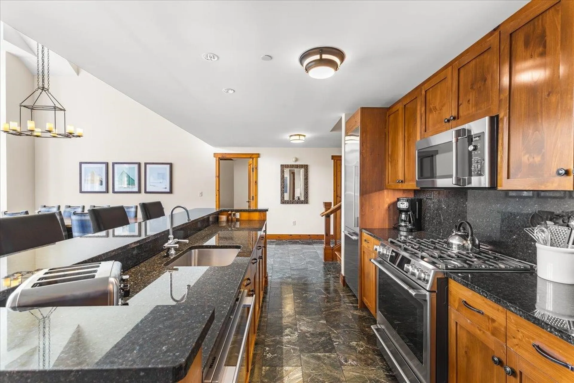 7412 Mountain Road Stowe VT 05672