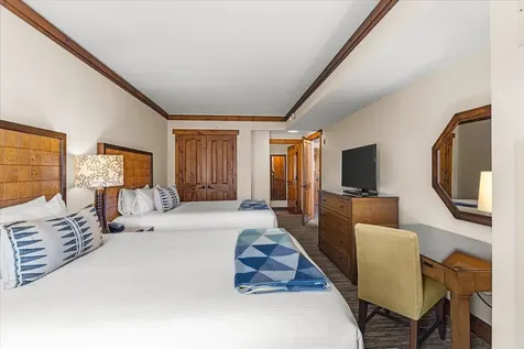 7412 Mountain Road Stowe VT 05672