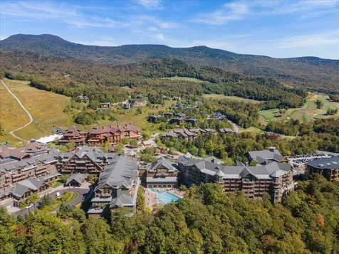 7412 Mountain Road Stowe VT 05672