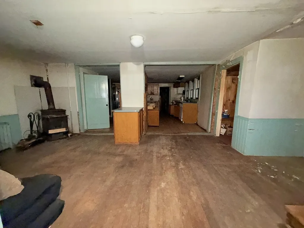 1246 New Hampshire Route 175 Campton NH 03223