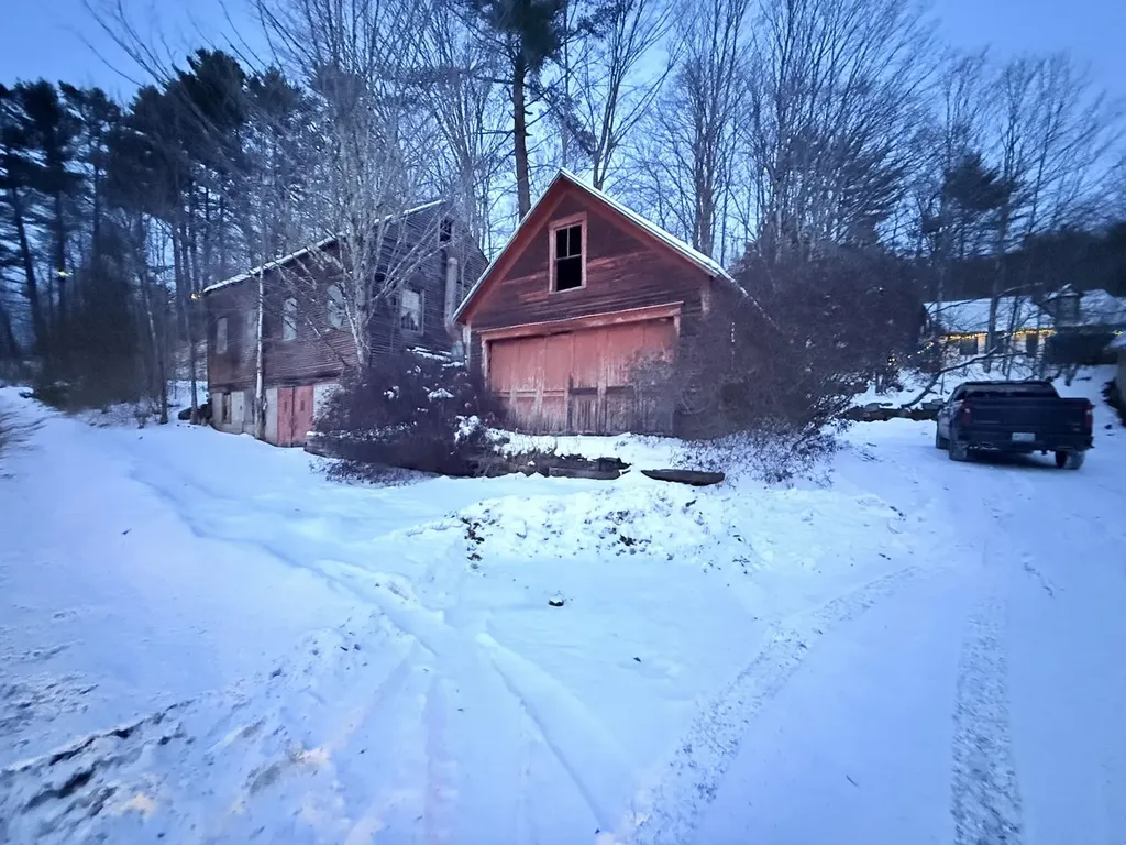 1246 New Hampshire Route 175 Campton NH 03223