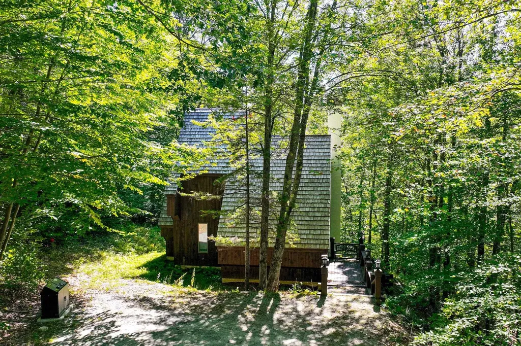 78 Coopers Trace Plymouth VT 05056