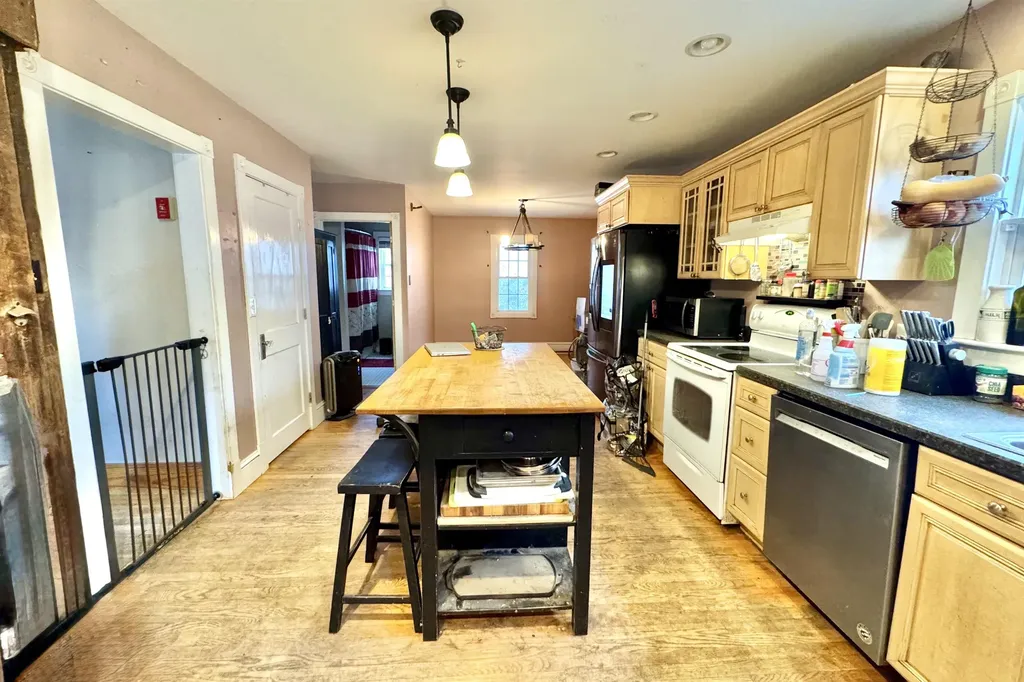 22 Webster Street Milford NH 03055