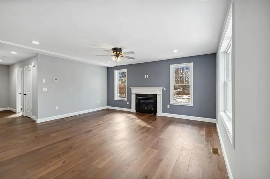 7 Buker Street Nashua NH 03064