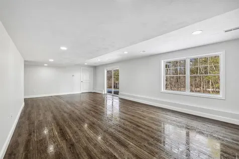 7 Buker Street Nashua NH 03064