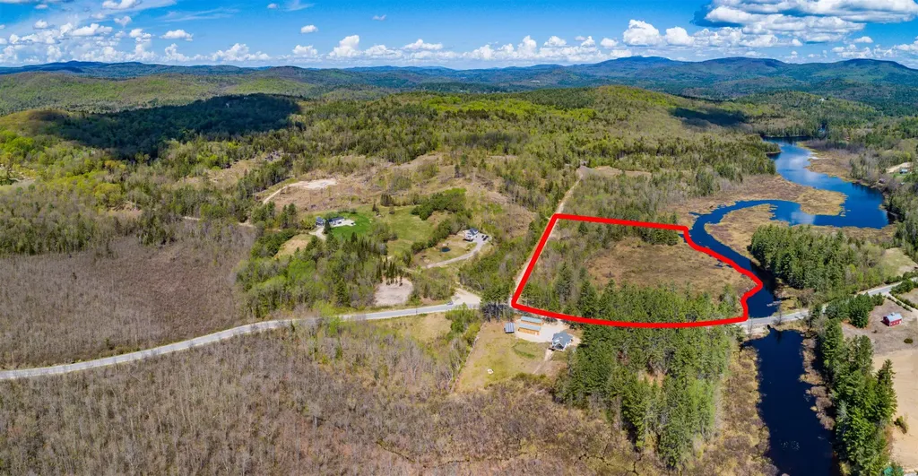 30 Phelps Lane Danbury NH 03230