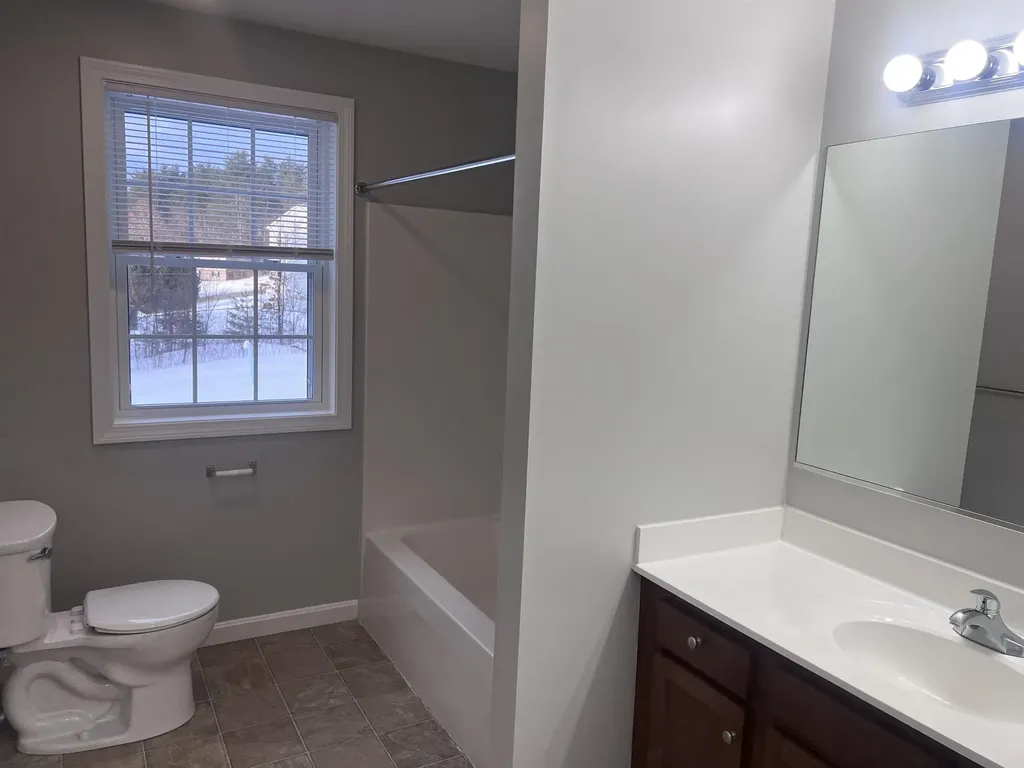 8A Red Oak Way Boscawen NH 03303