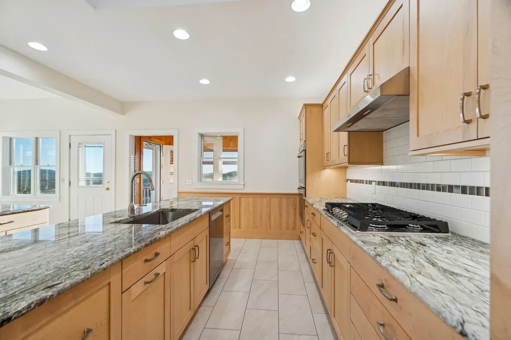 31 Eagle Ridge Drive Lebanon NH 03766