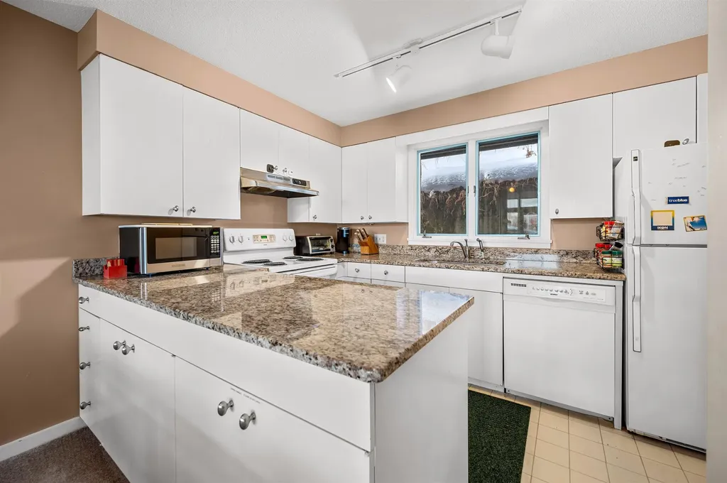 105 Forum Drive Warren VT 05674