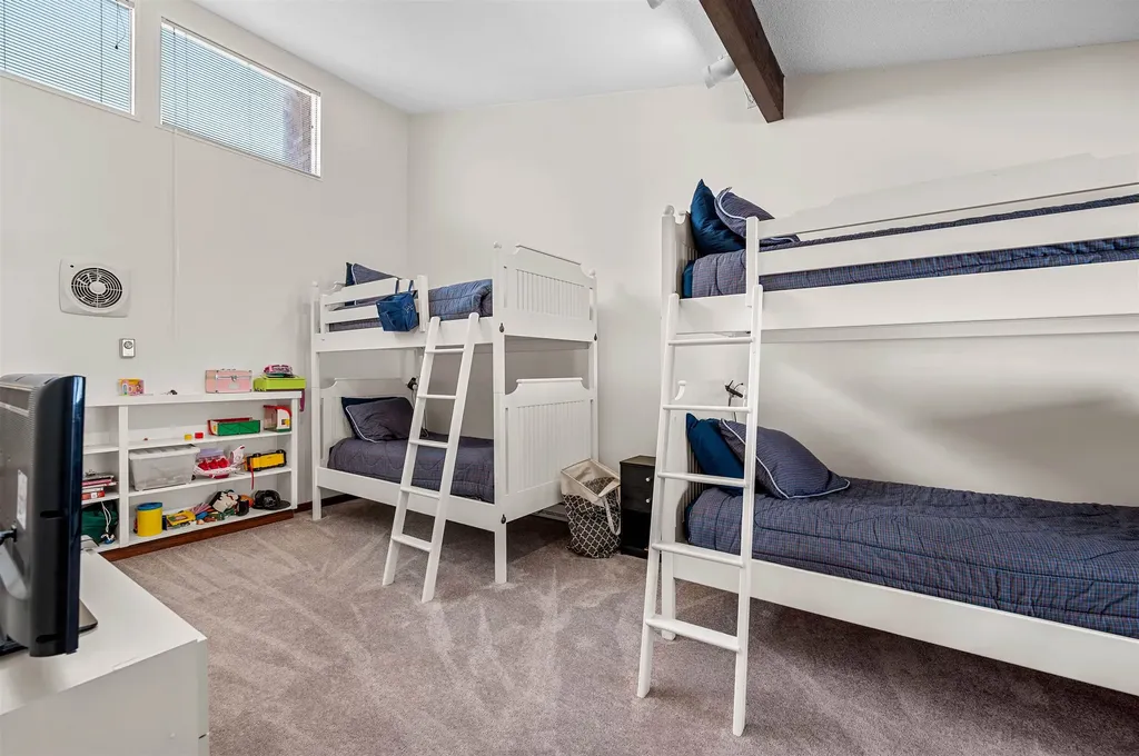 105 Forum Drive Warren VT 05674