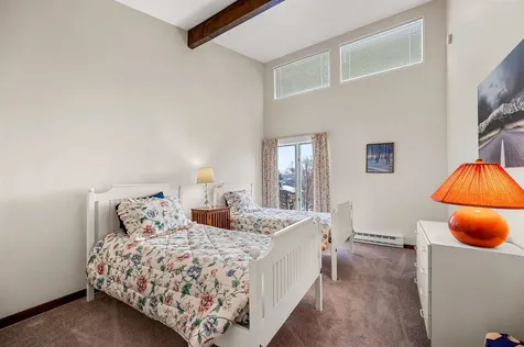 105 Forum Drive Warren VT 05674