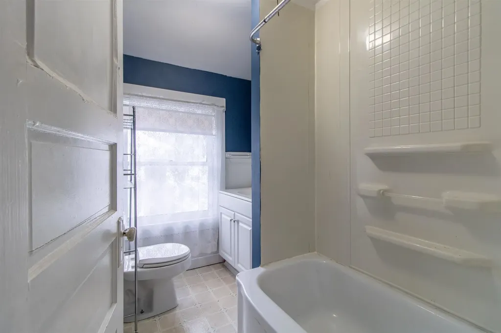 35 Laythe Street Derby VT 05830