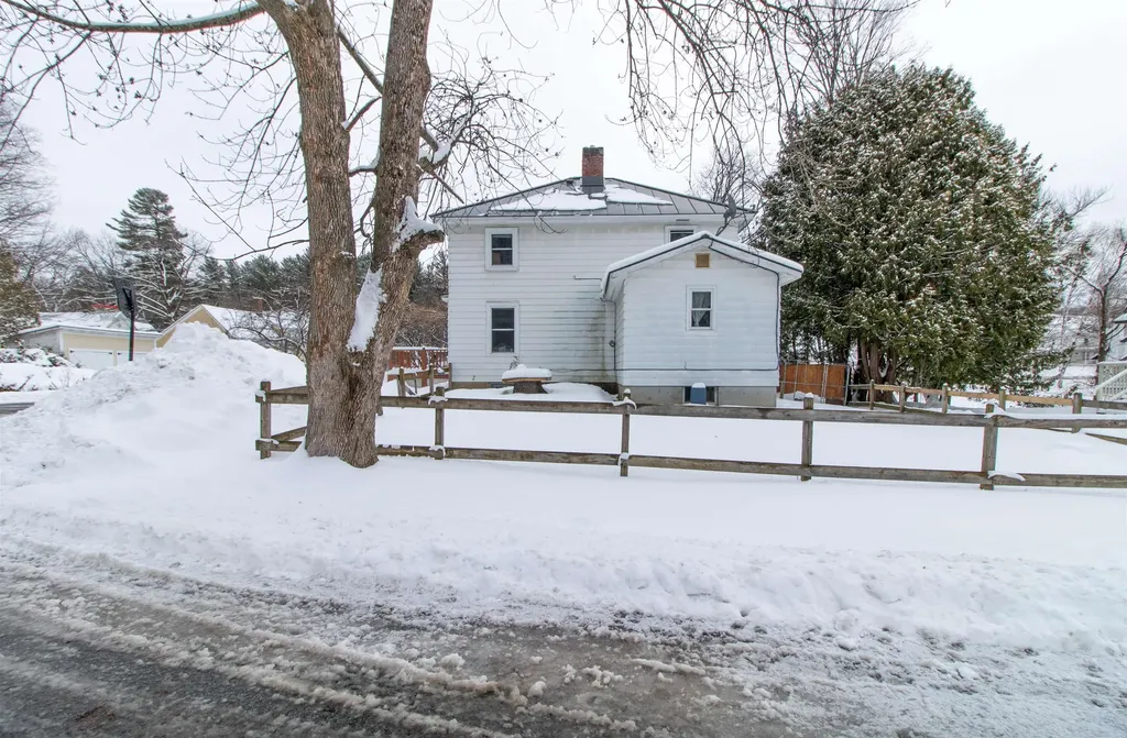 35 Laythe Street Derby VT 05830