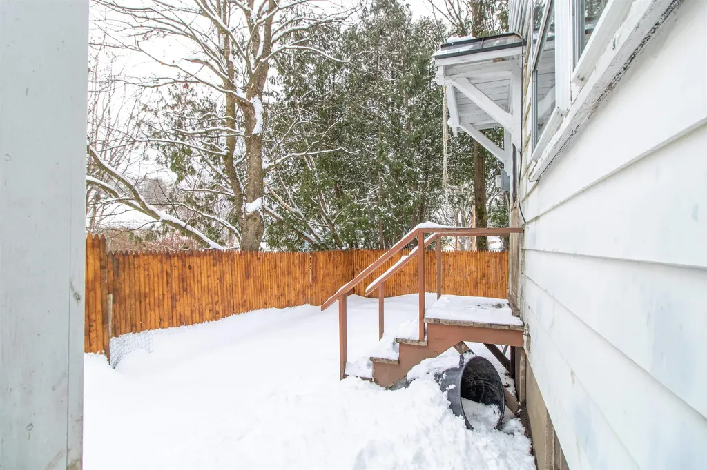 35 Laythe Street Derby VT 05830