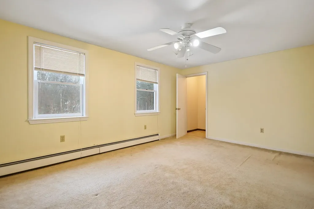 15 Canterbury Forest Plaistow NH 03865