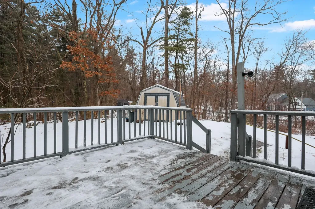 15 Canterbury Forest Plaistow NH 03865