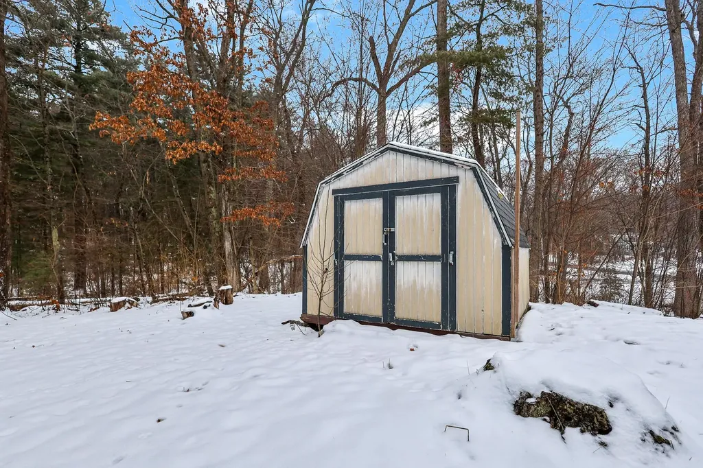 15 Canterbury Forest Plaistow NH 03865