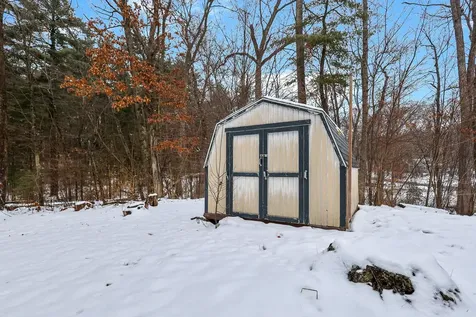 15 Canterbury Forest Plaistow NH 03865