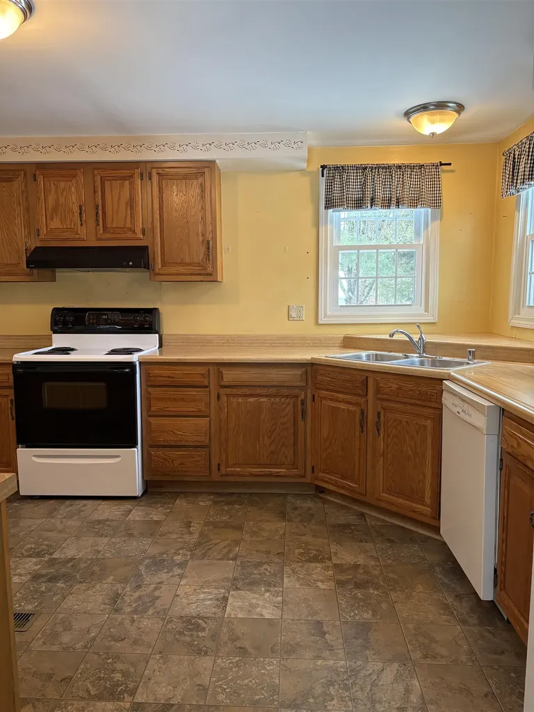 25 Sunset Drive Hopkinton NH 03229