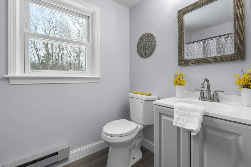 6 Michael Avenue Derry NH 03038