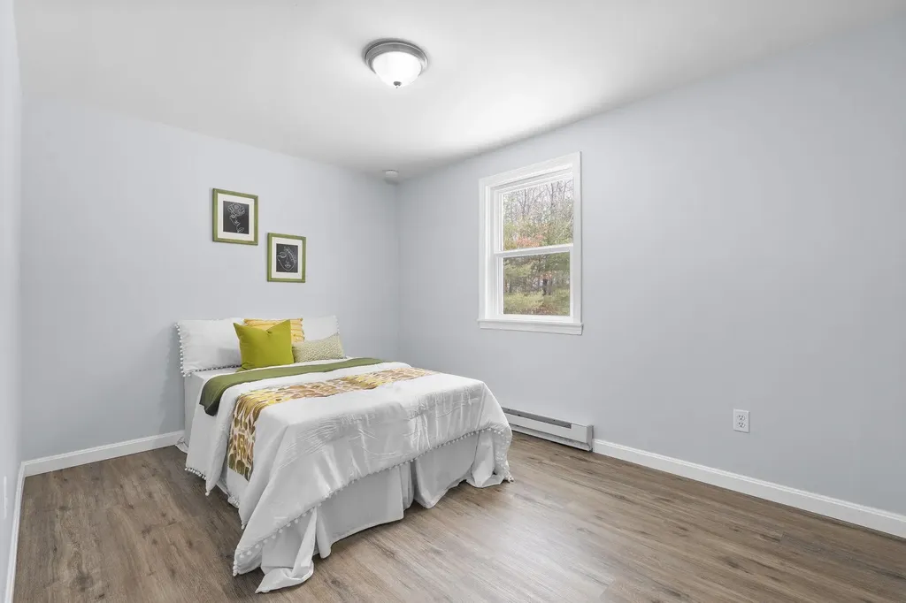 6 Michael Avenue Derry NH 03038