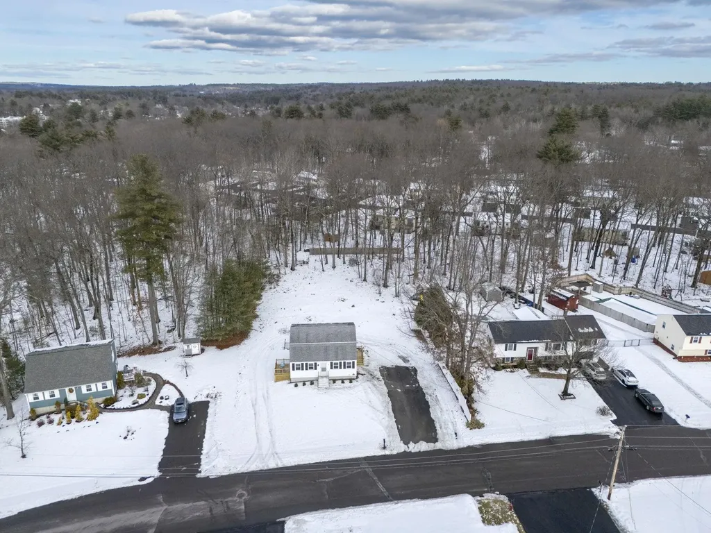 6 Michael Avenue Derry NH 03038