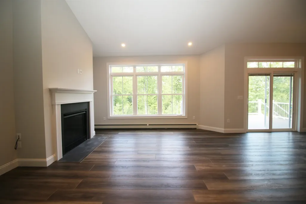 431 Dawn Court Pembroke NH 03275