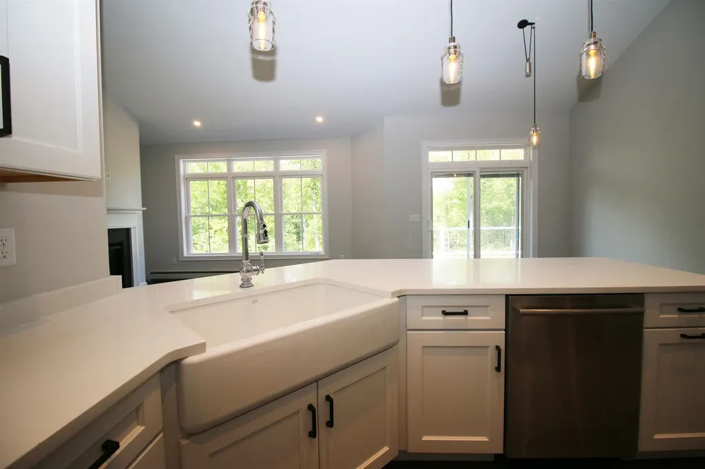 431 Dawn Court Pembroke NH 03275