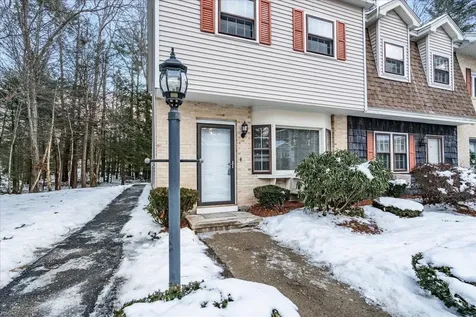 90 Golfview Drive Manchester NH 03102