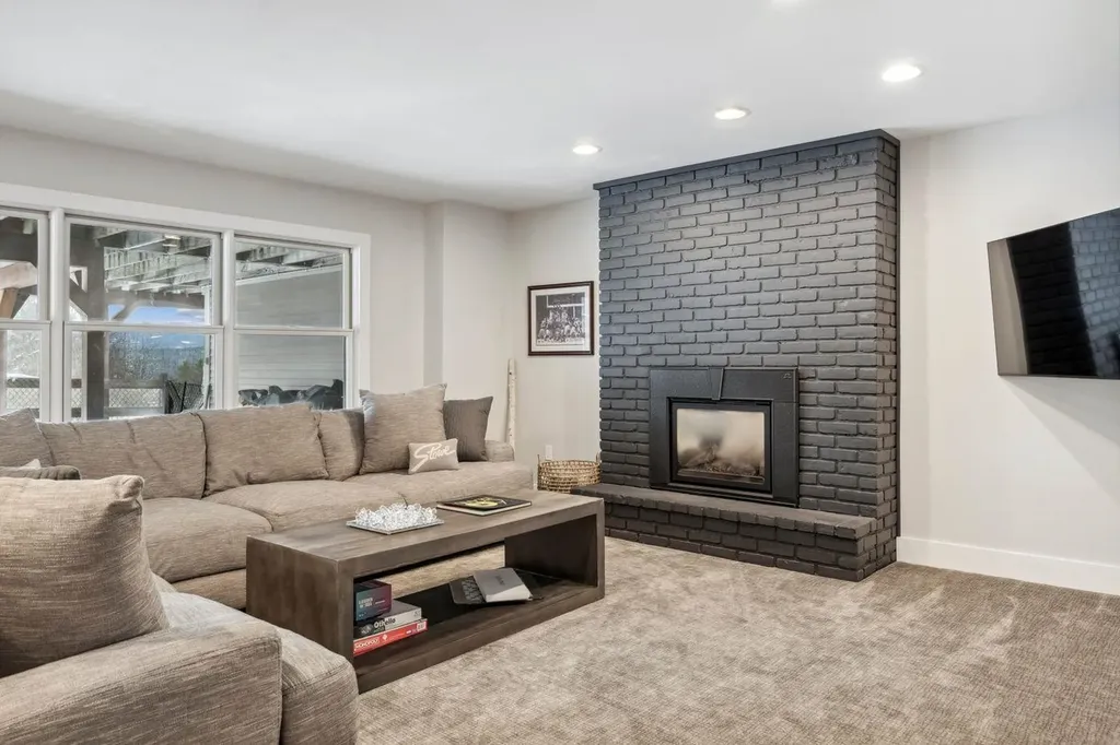 108 North Hill Road Stowe VT 05672