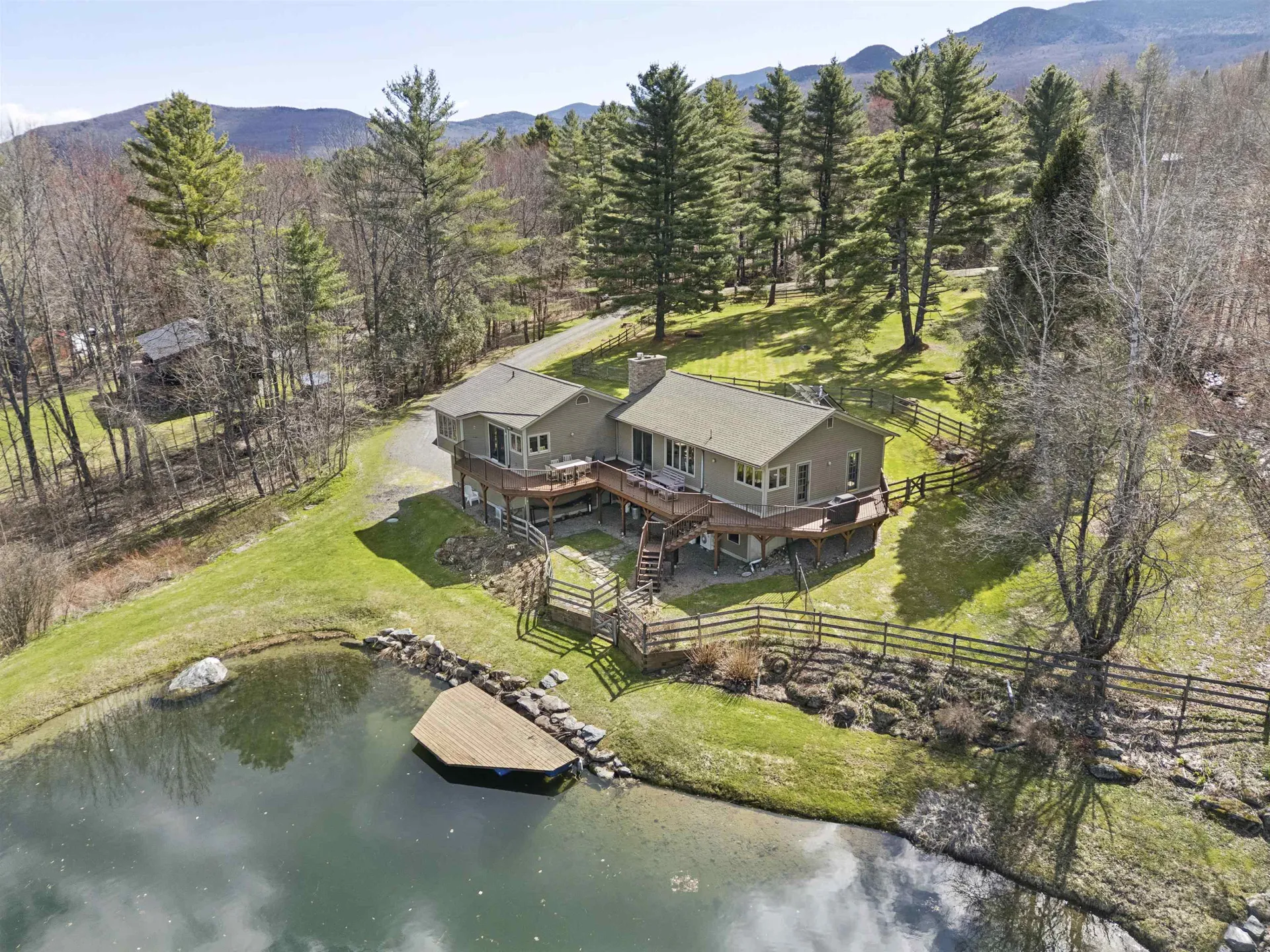 108 North Hill Road Stowe VT 05672