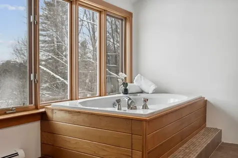 108 North Hill Road Stowe VT 05672