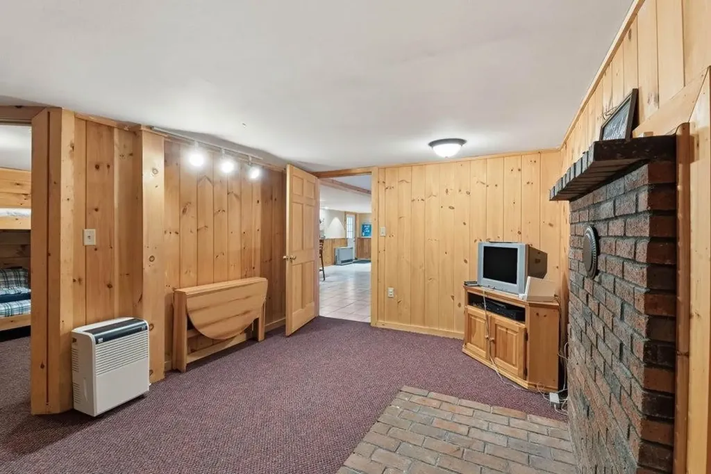 9 Blue Jay Lane Bridgton ME 04009