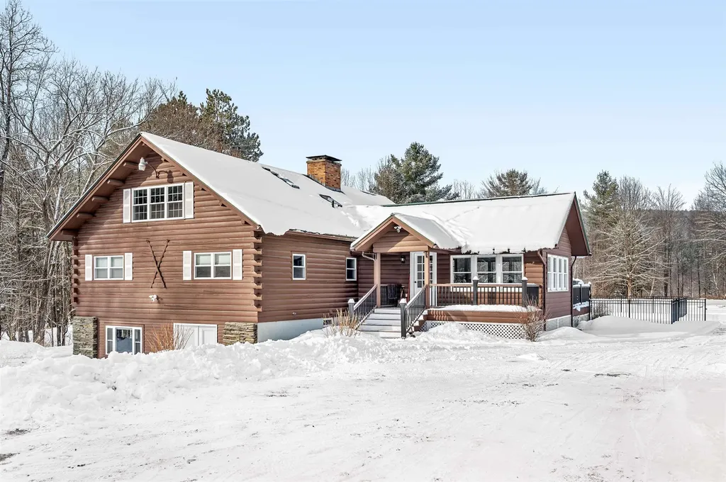 63 Lover's Lane Northfield VT 05663