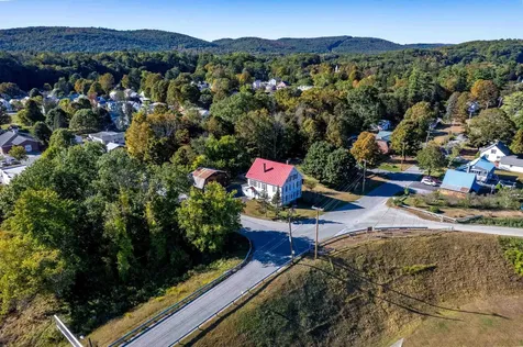 68 Passumpsic Avenue Hartford VT 05088