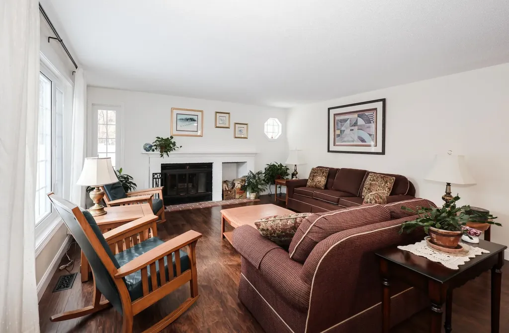 152 Straw Hill Road Manchester NH 03104