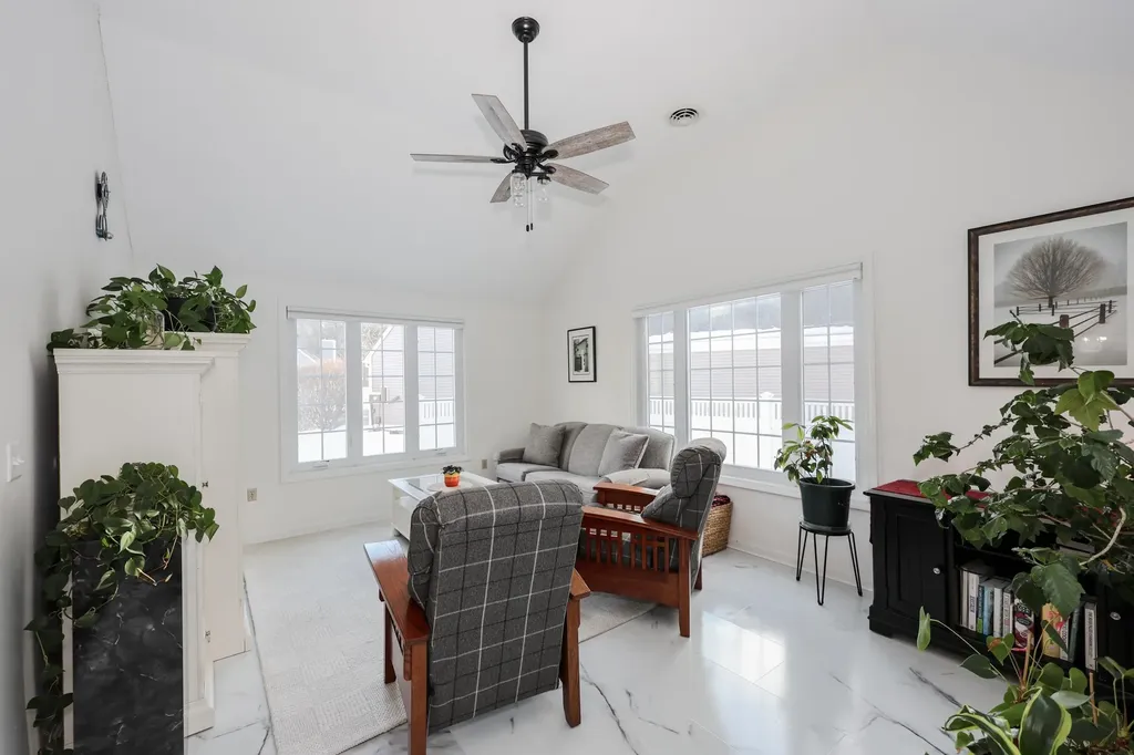 152 Straw Hill Road Manchester NH 03104